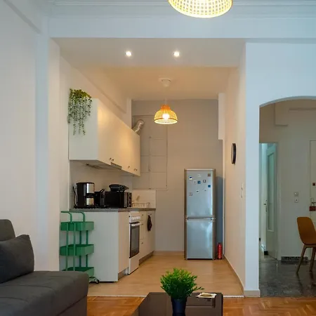 Renovated Kypseli Apartment *