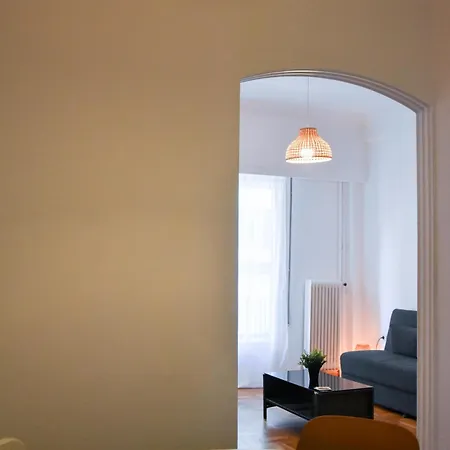 Renovated Kypseli Apartment *
