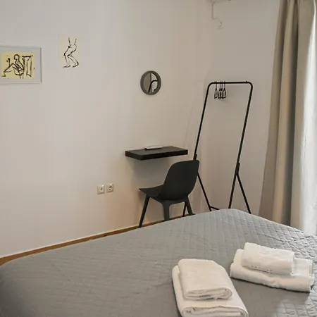 Renovated Kypseli Apartment *
